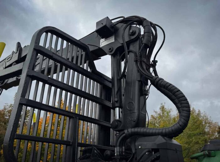 Forwarder John Deere 1210E żuraw podstawa Forwarder John Deere 1210E żuraw podstawa