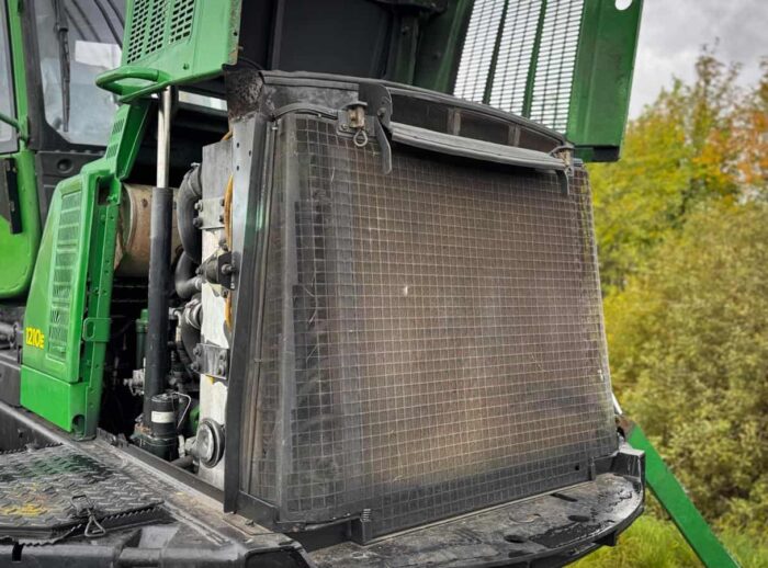 Forwarder John Deere 1210E chłodnica Forwarder John Deere 1210E chłodnica