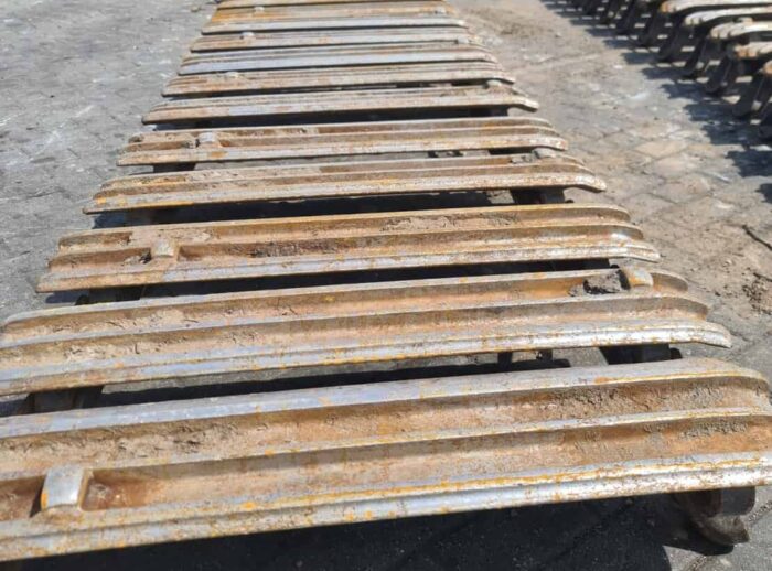 GLEIS 710/45-26.5 AUFGEKLAPPT GĄSIENICA 710/45-26,5 ROZŁOŻONA