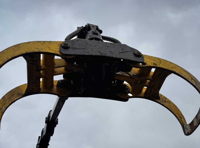 Grappin HSP 028 pour les remorques forestières et à fourche Chwytak HSP 028 do forwarderów oraz przyczep leśnych