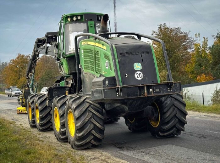 Harvester John Deere 1270G Harvester John Deere 1270G