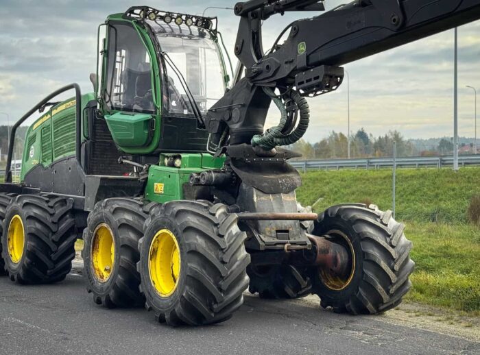 Harvester John Deere 1270G Harvester John Deere 1270G