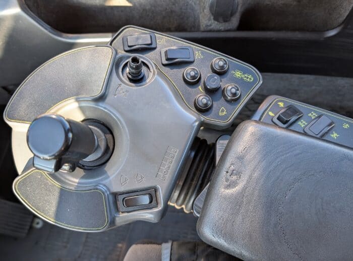 PONSSE BUFFALO 8W 2015r. joystick PONSSE BUFFALO 8W 2015r. joystick