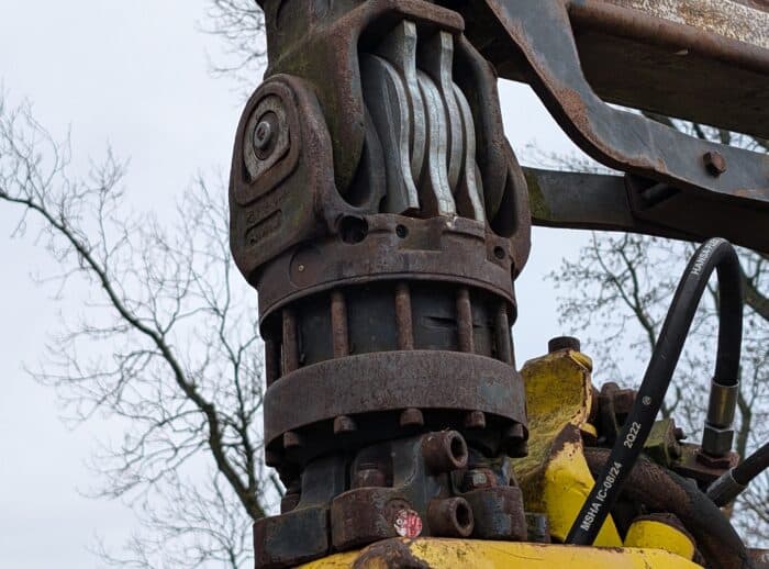 Erntemaschine John Deere 1270D 2007 slinger Harvester John Deere 1270D 2007r. zawiesie