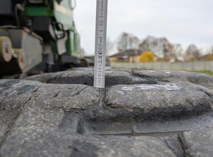 Erntemaschine John Deere 1270D 2007 Lauffläche Harvester John Deere 1270D 2007r. bieżnik