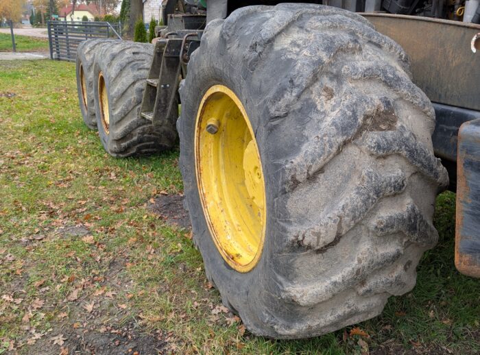 Harvester John Deere 1270D 2007 Räder Harvester John Deere 1270D 2007r. koła
