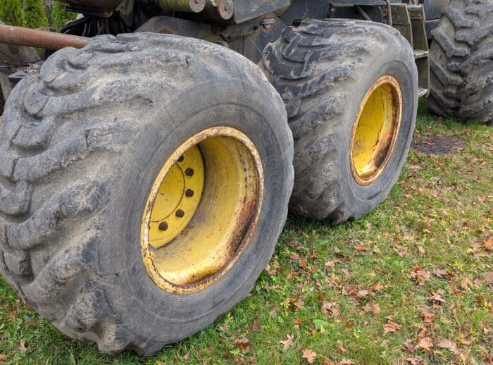 Harvester John Deere 1270D 2007 Räder Harvester John Deere 1270D 2007r. koła