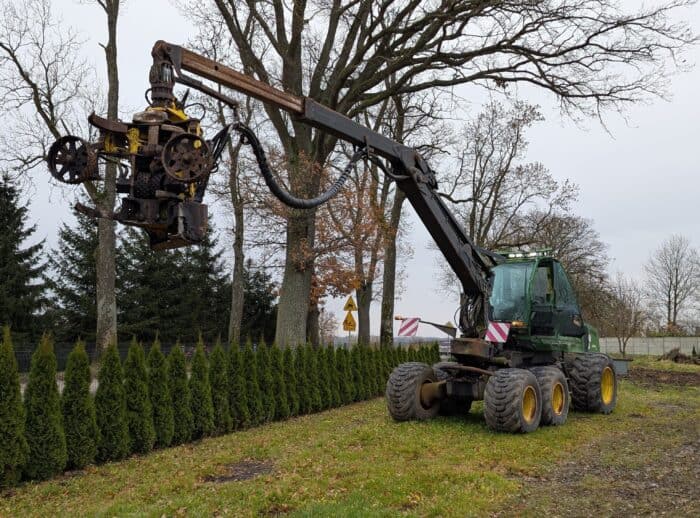 Erntemaschine John Deere 1270D 2007. Harvester John Deere 1270D 2007r.