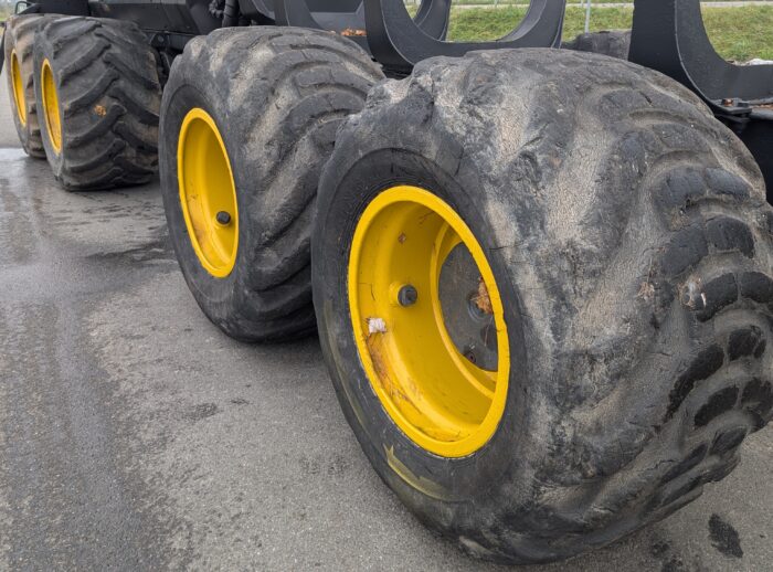 Forwarder PONSSE Wisent 2010 r. K70+M opony Forwarder PONSSE Wisent 2010 r. K70+M opony