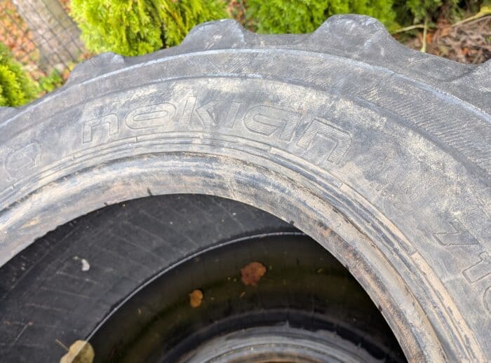 używane opony nokian 710/45-26,5 2 szt. używane opony nokian 710/45-26,5 2 szt.