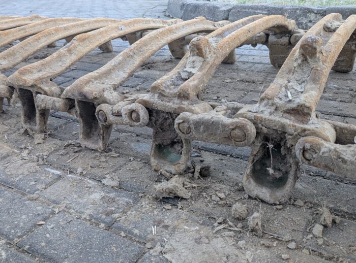 used tracks 710/45-26.5 forwarder harvester używane gąsienice 710/45-26,5 forwarder harwester