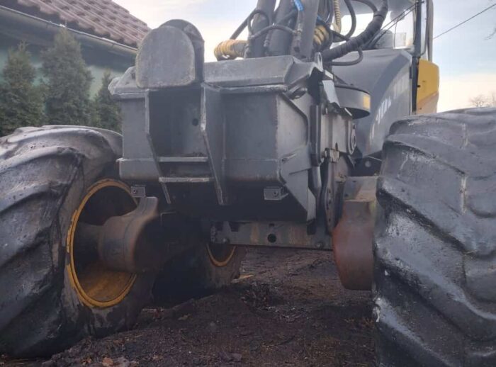 Harwester PONSSE Ergo 2005r. głowica H73 maszyna leśna Harwester PONSSE Ergo 2005r. głowica H73 maszyna leśna